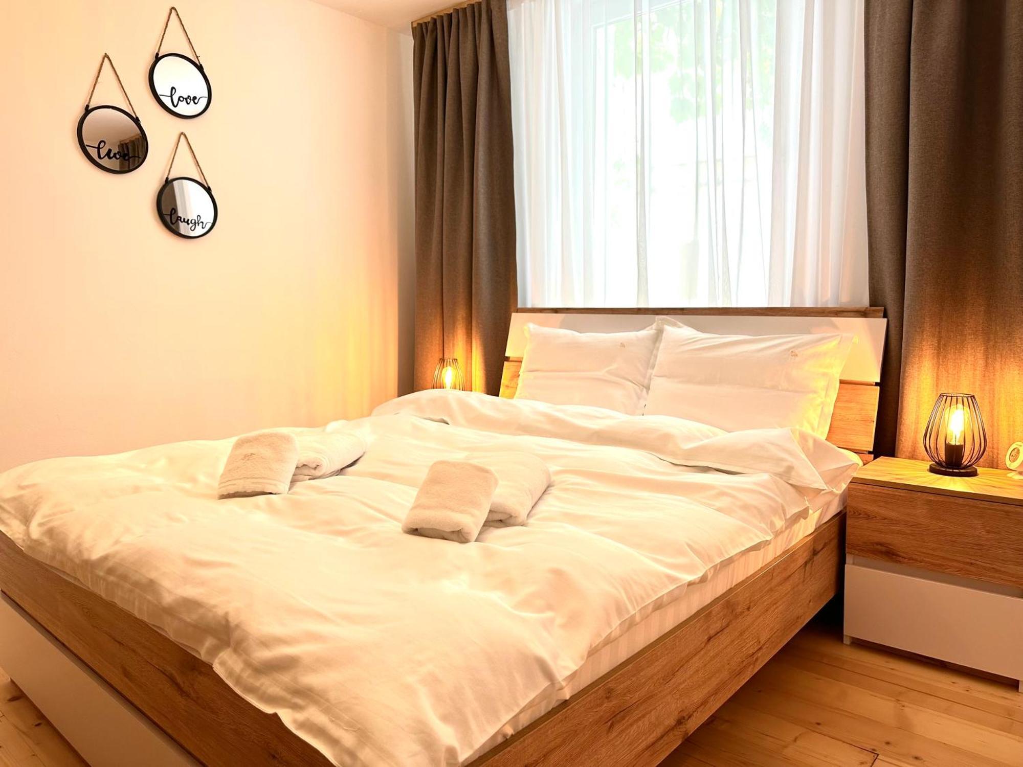 Apartamento 4FriendscentruBraşov Exterior foto